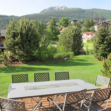 Vakantiehuis Calin Nend100 *